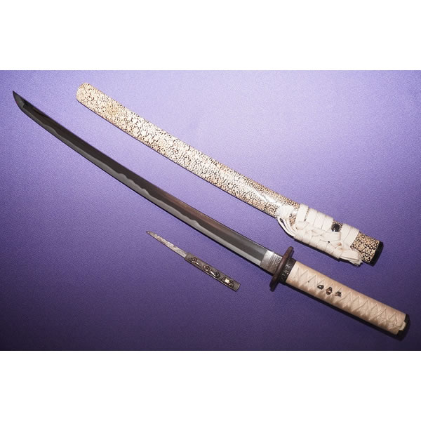 脇差［相州伊勢大掾源綱広］（特別保存） Wakizashi: Soshu Ise Daijo Minamoto Tsunahiro. NBTHK TOKUBETSU HOZON.